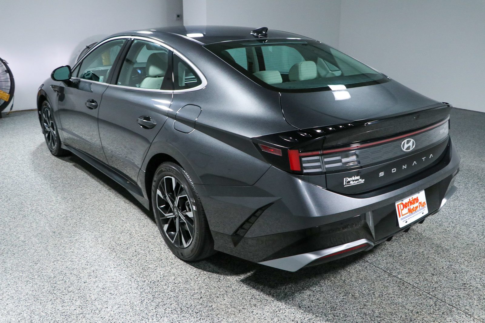 Used 2025 Hyundai Sonata SEL FWD image 9