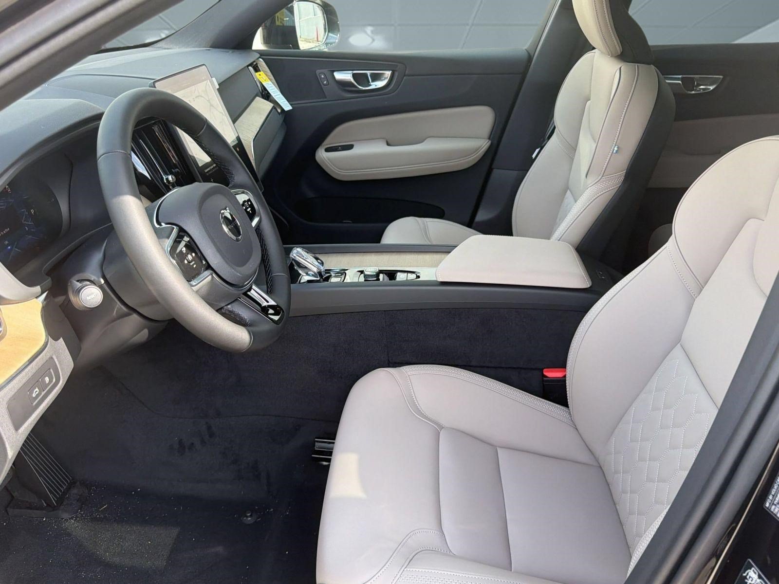 New 2026 Volvo XC60 T8 Plus w/ Protection Package Premier AWD/4WD image 5