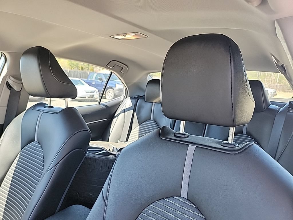 Used 2023 Toyota Camry SE FWD image 10