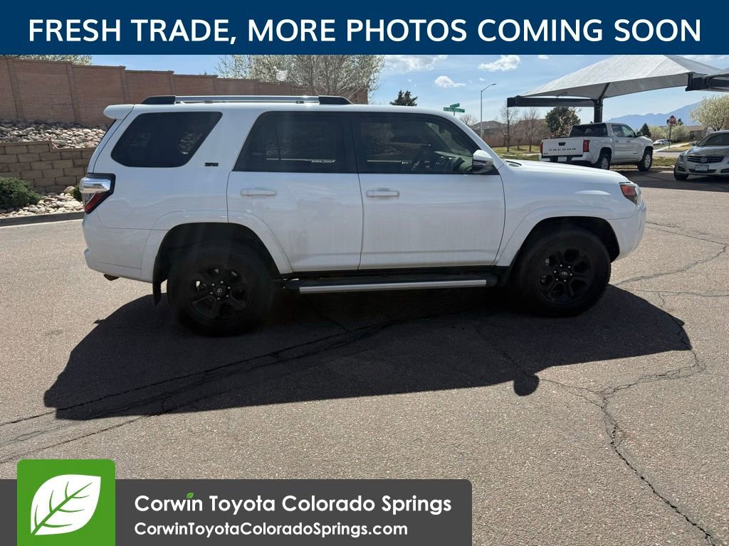 Used 2022 Toyota 4Runner SR5 Premium AWD/4WD image 9