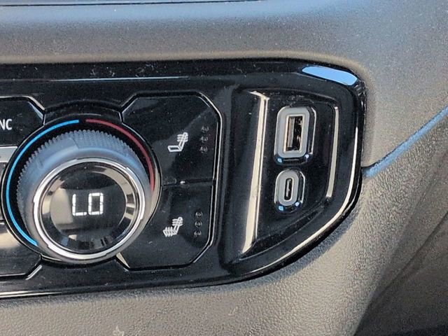 Used 2025 Chevrolet Silverado 1500 LT AWD/4WD image 29