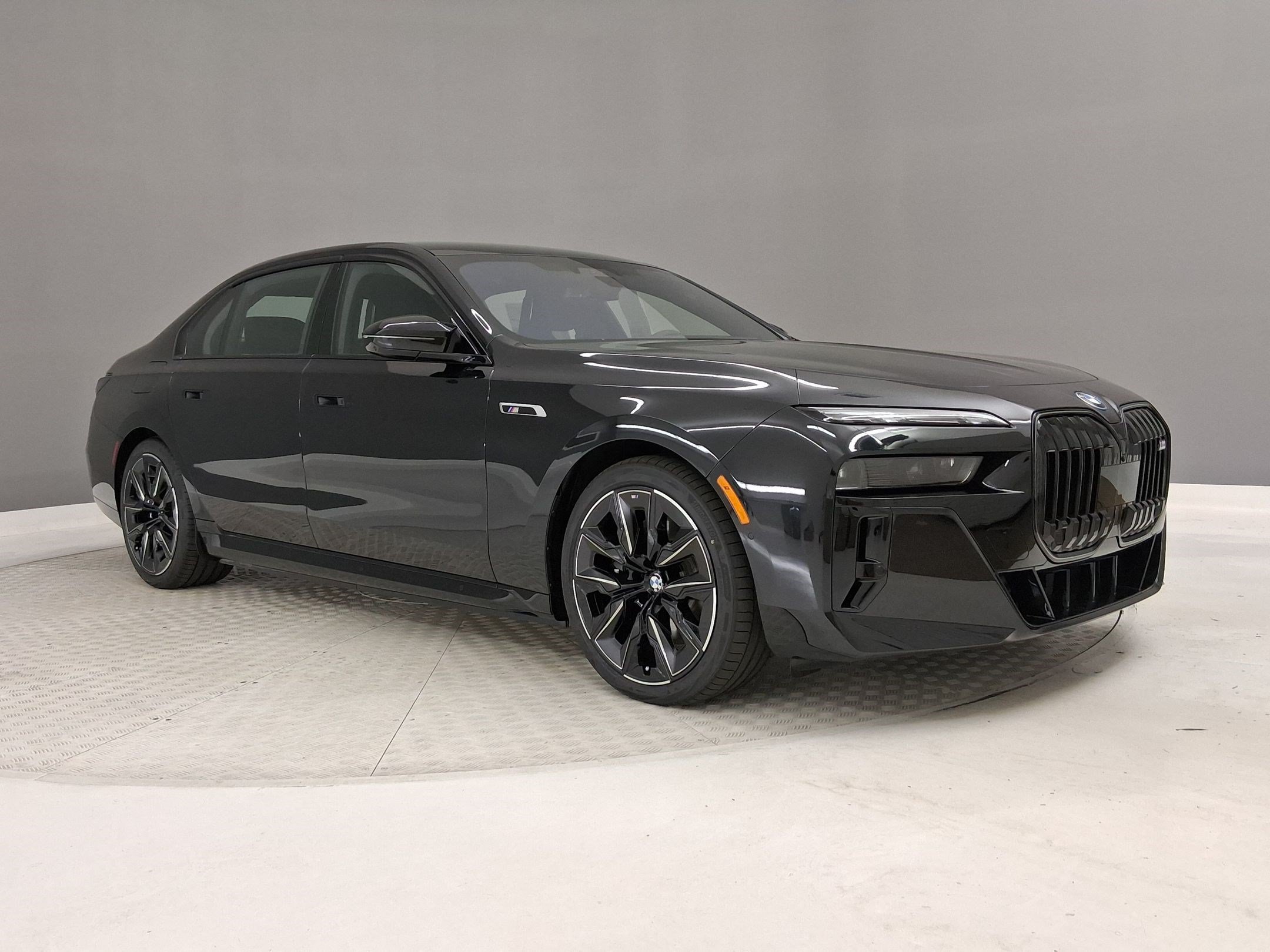 New 2026 BMW i7 M70 w/ Executive Package AWD/4WD image 5