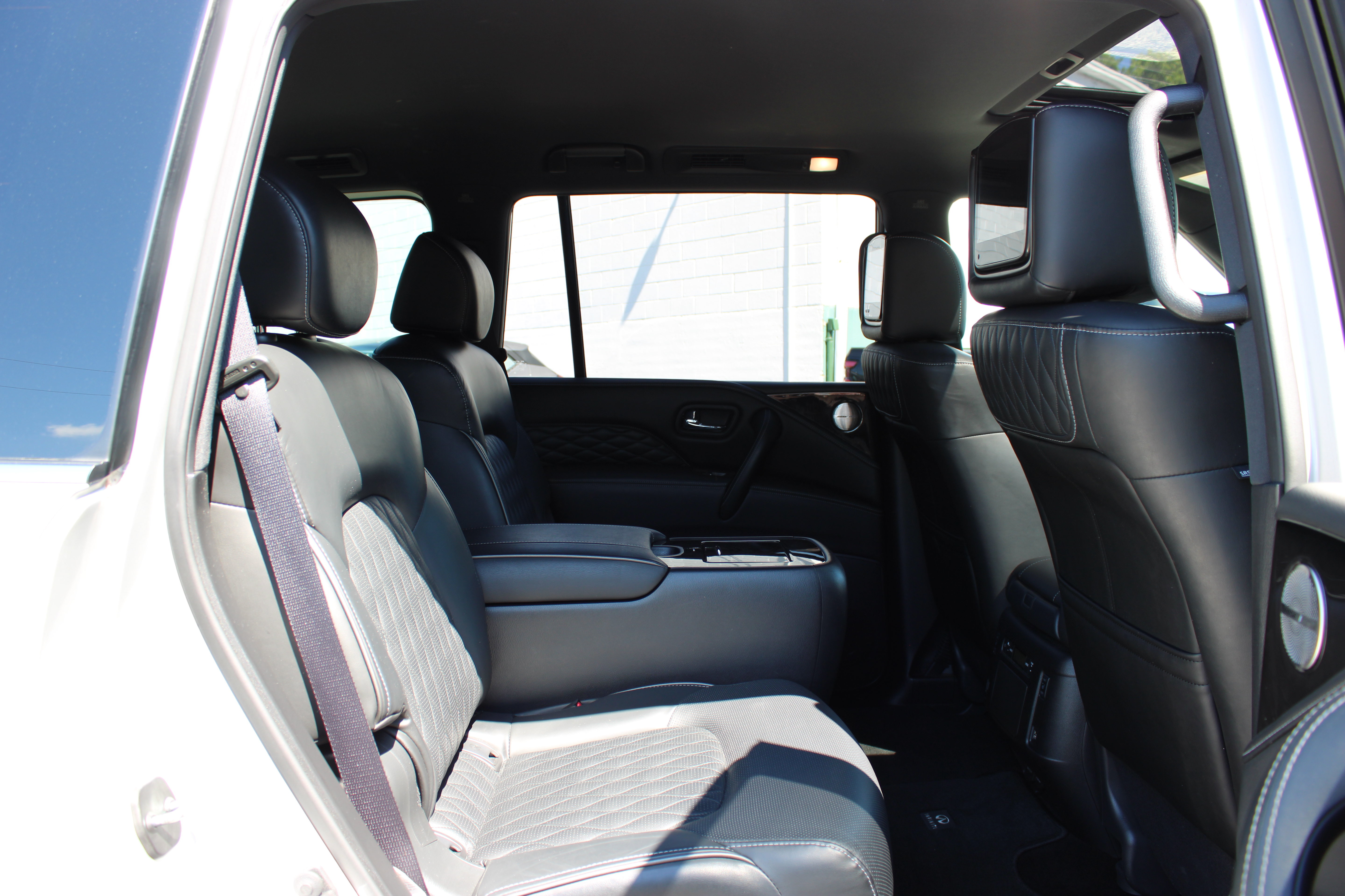 Used 2023 INFINITI QX80 Sensory w/ Cargo Package AWD/4WD image 19