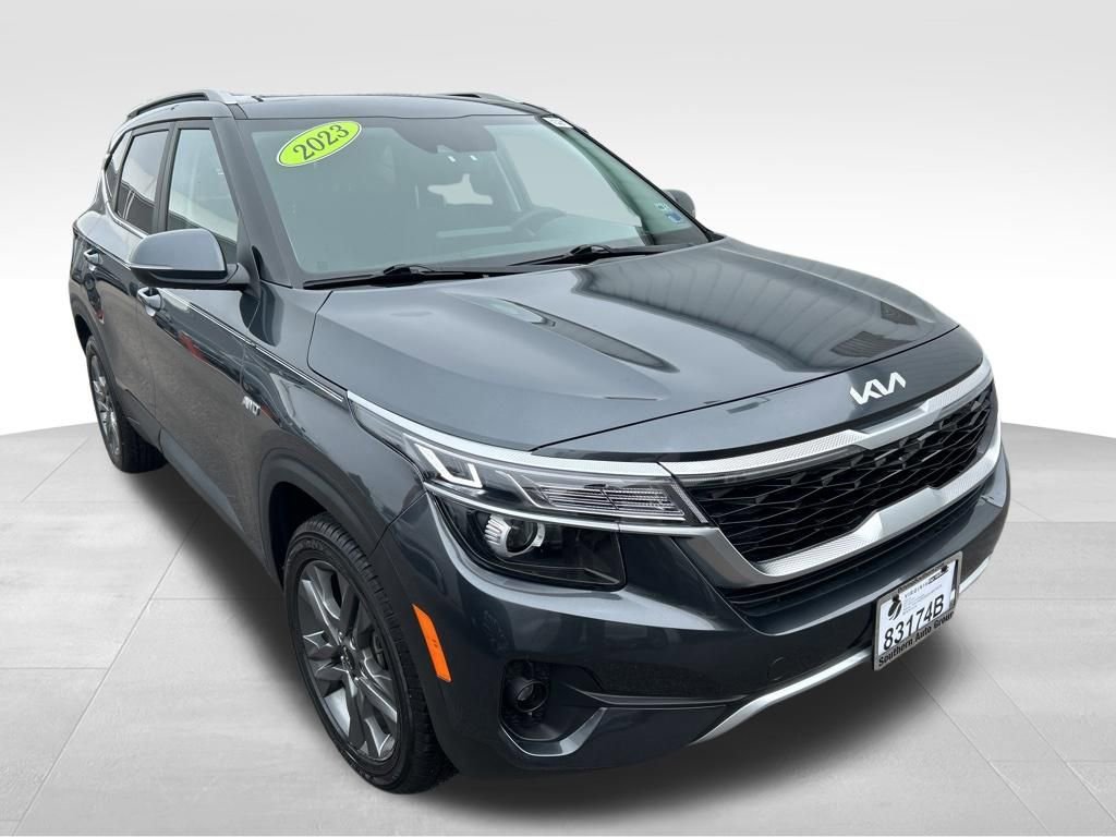 Used 2023 Kia Seltos S w/ Navigation Package AWD/4WD image 11