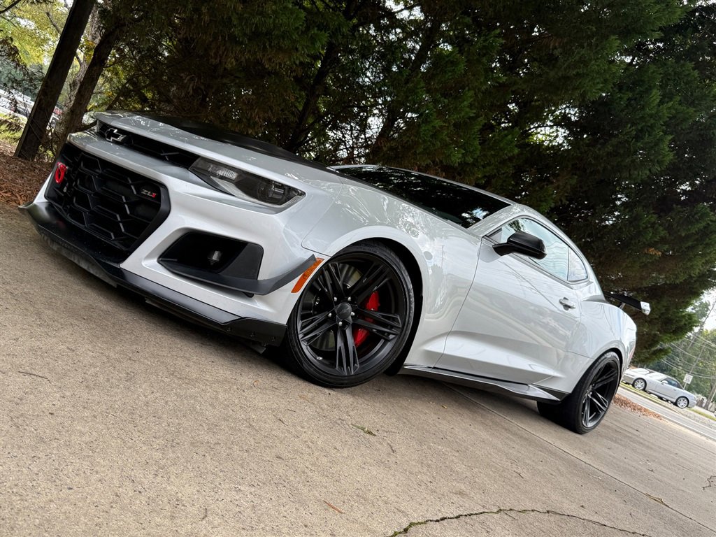Used 2018 Chevrolet Camaro ZL1 image 4