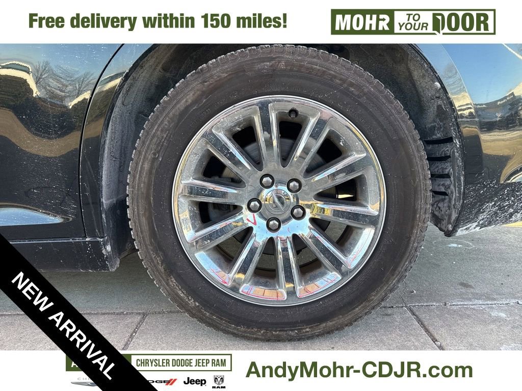 Used 2013 Chrysler 300 C image 30