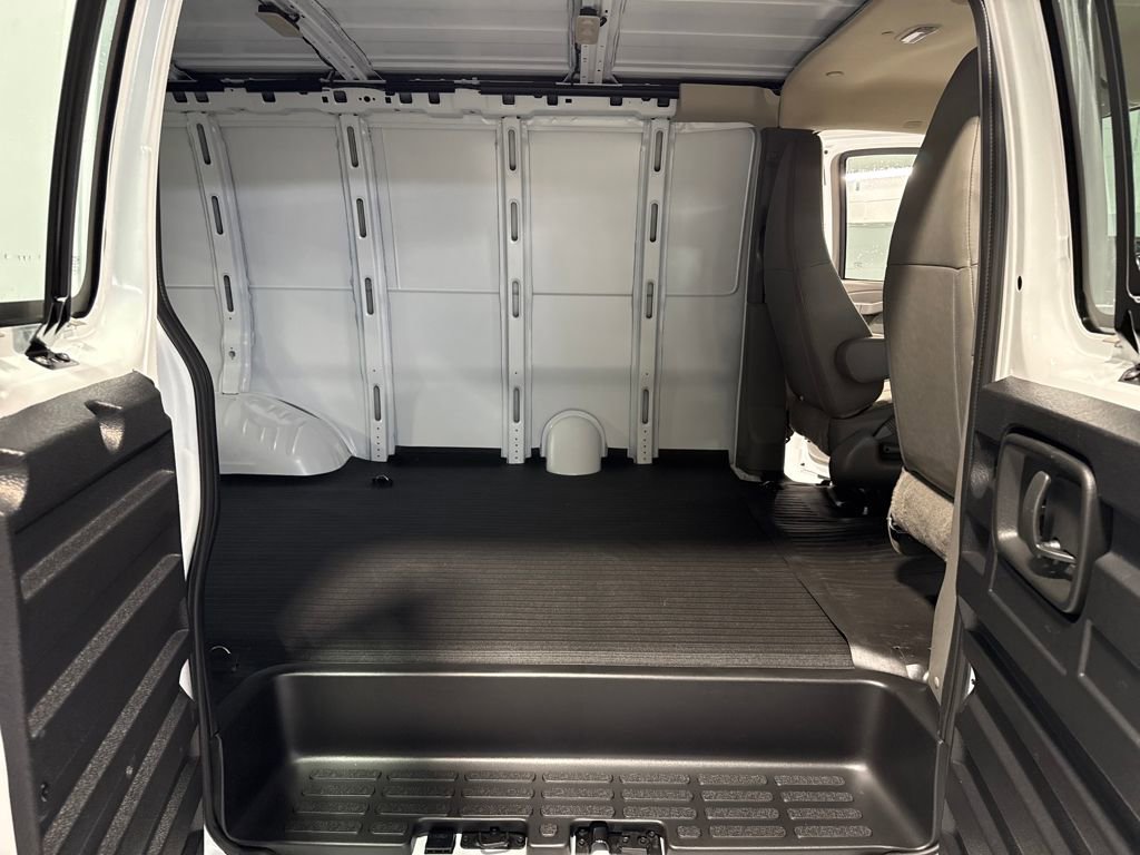 New 2025 Chevrolet Express 2500 w/ Driver Convenience Package RWD image 28