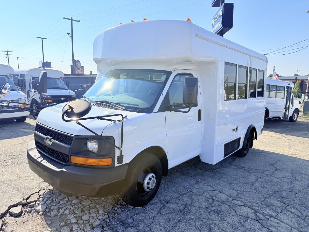 Used 2009 Chevrolet Express 3500 w/ School Bus Package RWD image 3