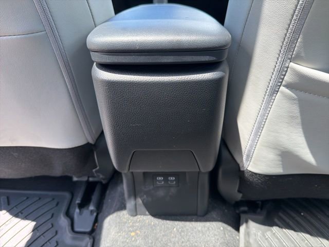 Used 2024 Toyota Prius XLE FWD image 11