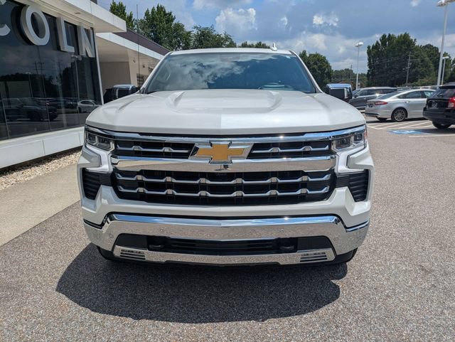 Used 2024 Chevrolet Silverado 1500 LTZ w/ Technology Package AWD/4WD image 10