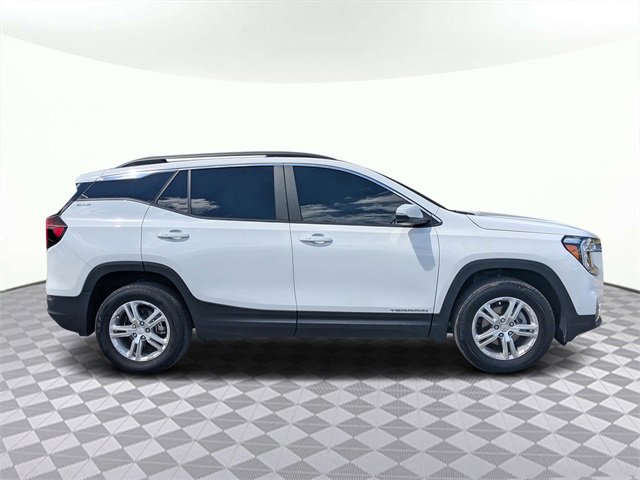 Used 2023 GMC Terrain SLE w/ Driver Convenience Package image 2