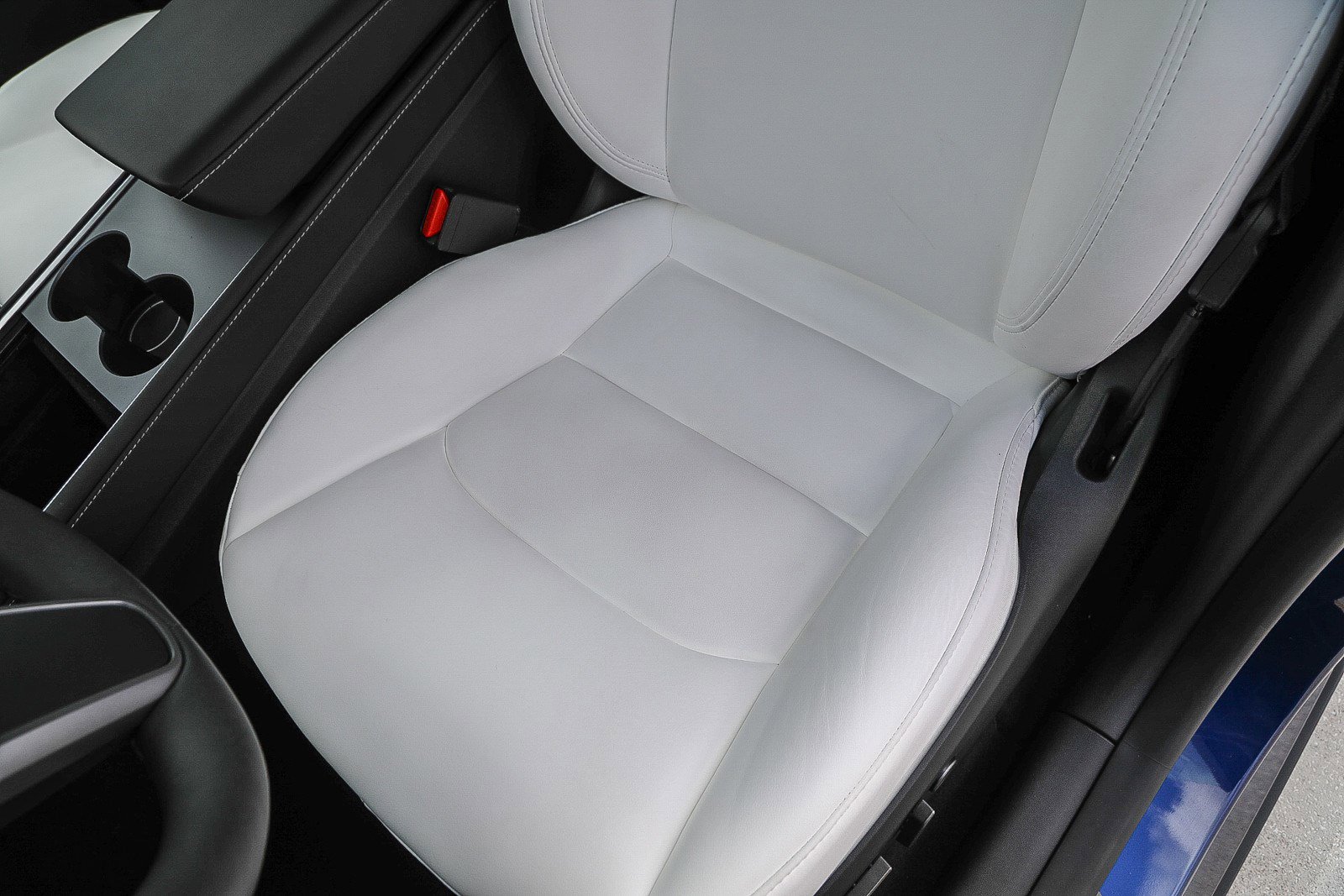 Used 2024 Tesla Model Y Long Range RWD image 26