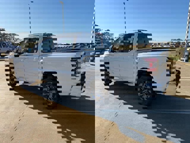 New 2026 Nissan Frontier SV image 3