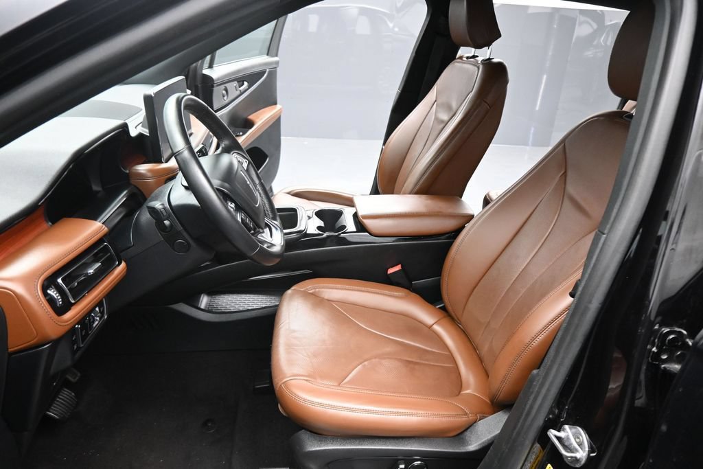 Used 2023 Lincoln Nautilus Reserve w/ Luxury Package FWD image 12