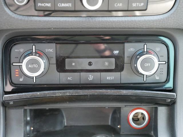 Used 2012 Volkswagen Touareg VR6 image 31