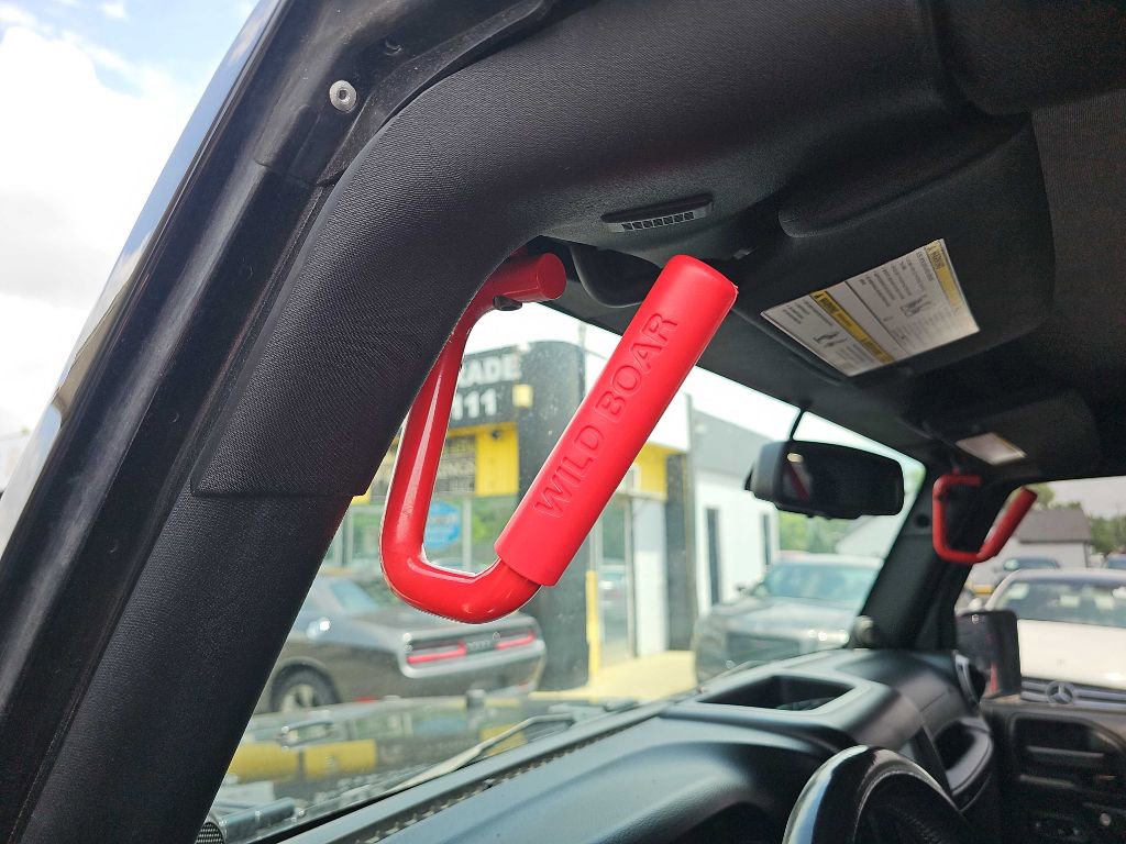 Used 2014 Jeep Wrangler Unlimited Rubicon w/ Connectivity Group image 28