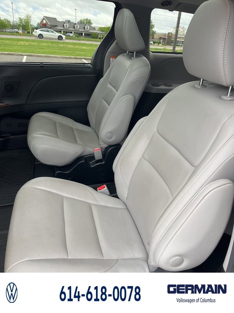 Used 2020 Toyota Sienna Limited Premium image 22