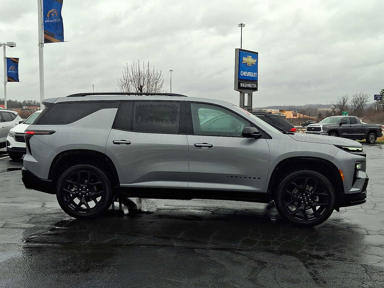 Used 2024 Chevrolet Traverse RS w/ LPO, Floor Liner Package image 7