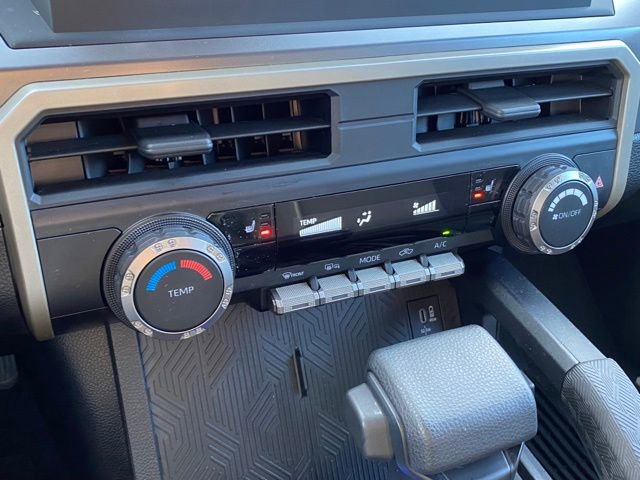 Used 2024 Toyota Tacoma SR5 AWD/4WD image 14