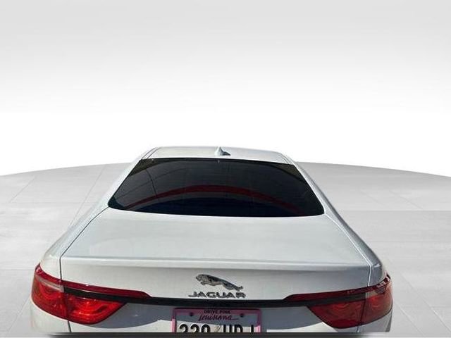 Used 2019 Jaguar XF Premium image 7