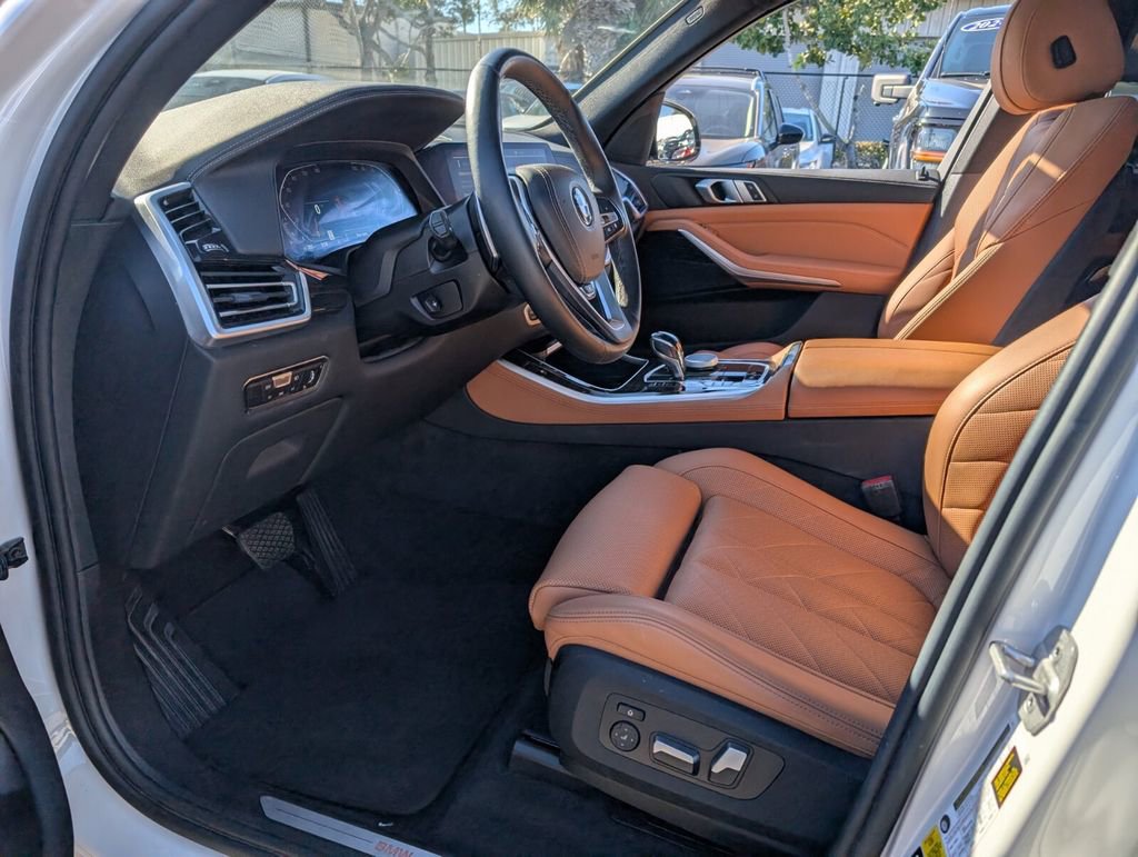 Used 2023 BMW X5 xDrive40i w/ Premium Package image 11