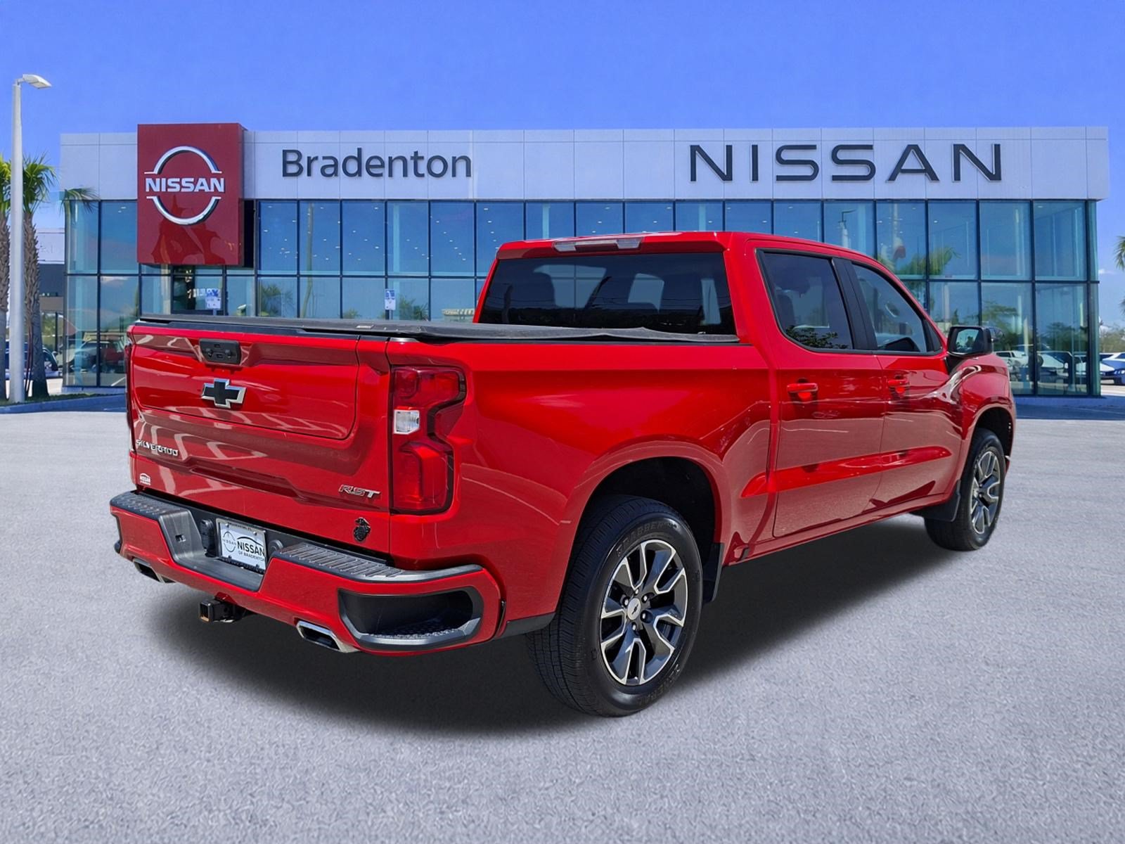 Used 2023 Chevrolet Silverado 1500 RST AWD/4WD image 5