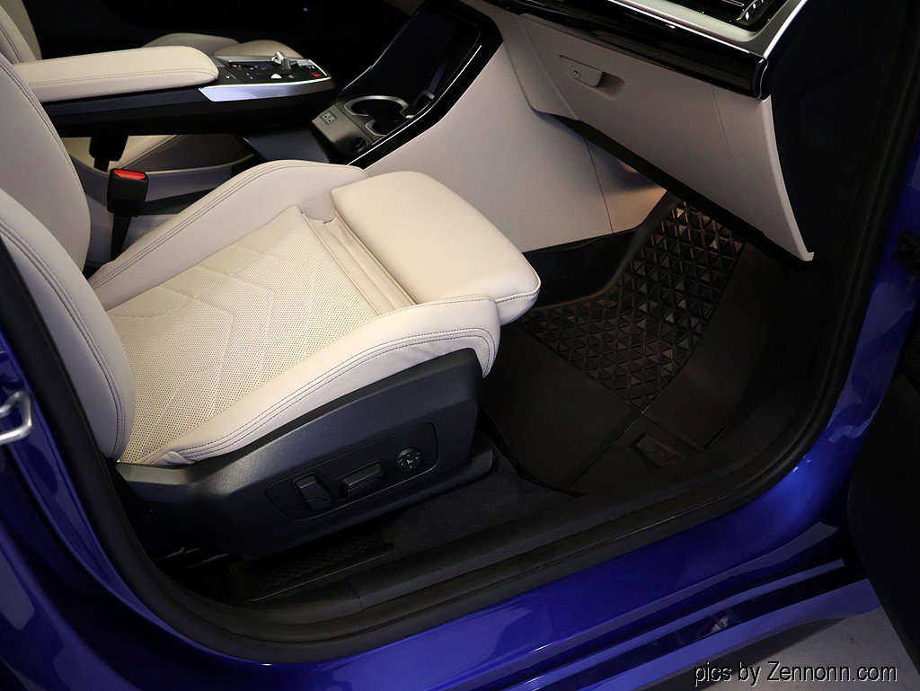 Certified 2025 BMW X1 M35i w/ Premium Package image 37