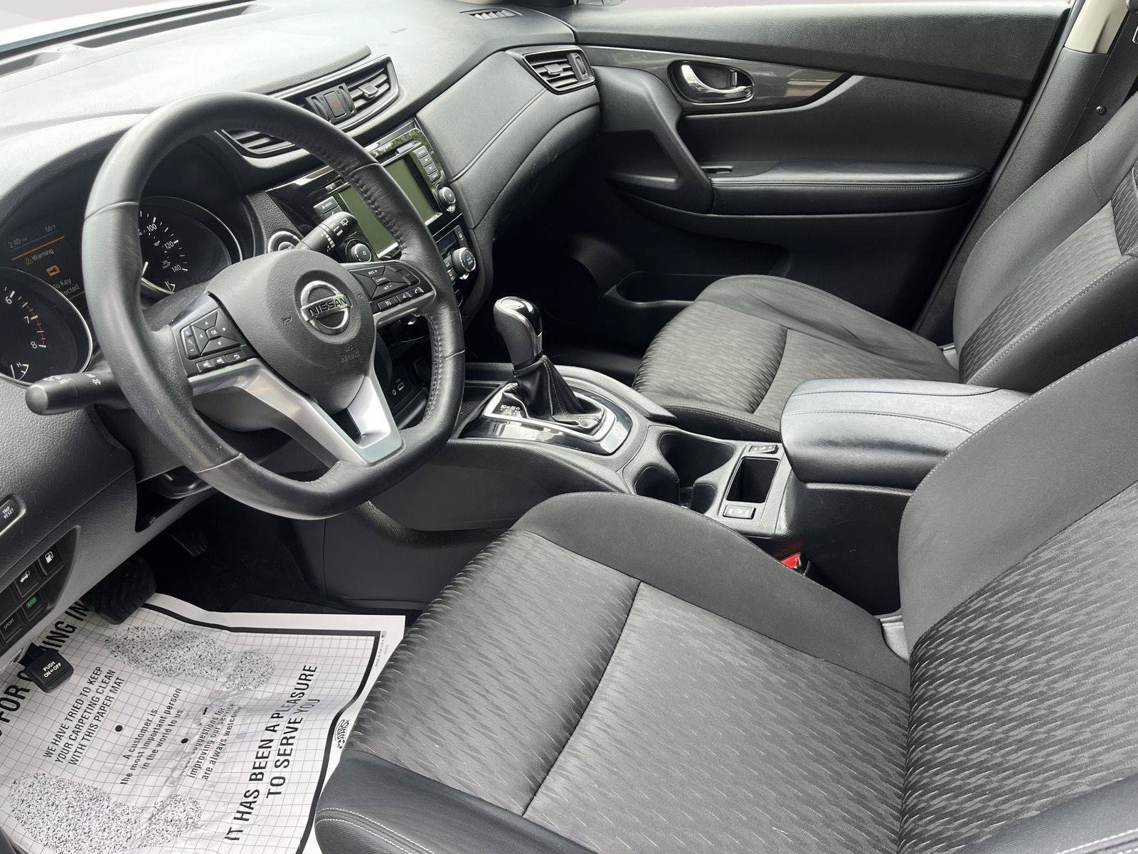 Used 2018 Nissan Rogue SV AWD/4WD image 22