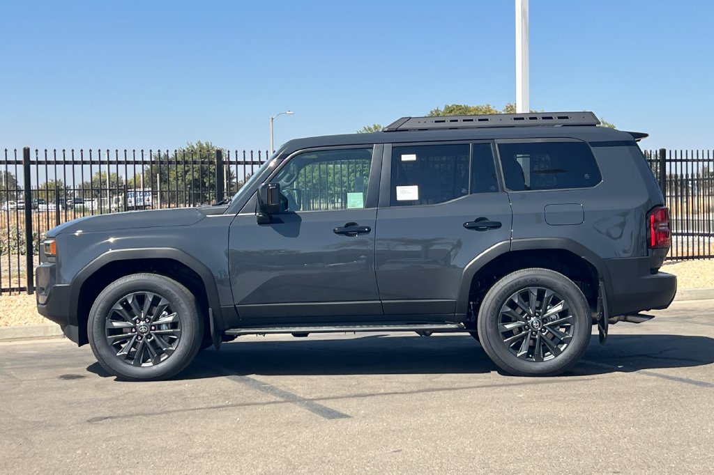 New 2027 Toyota Land Cruiser w/ Premium Package AWD/4WD image 7