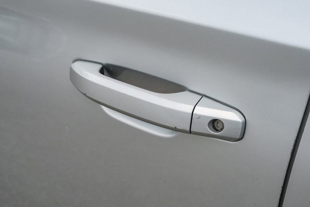 Used 2018 Chevrolet Suburban LT image 44