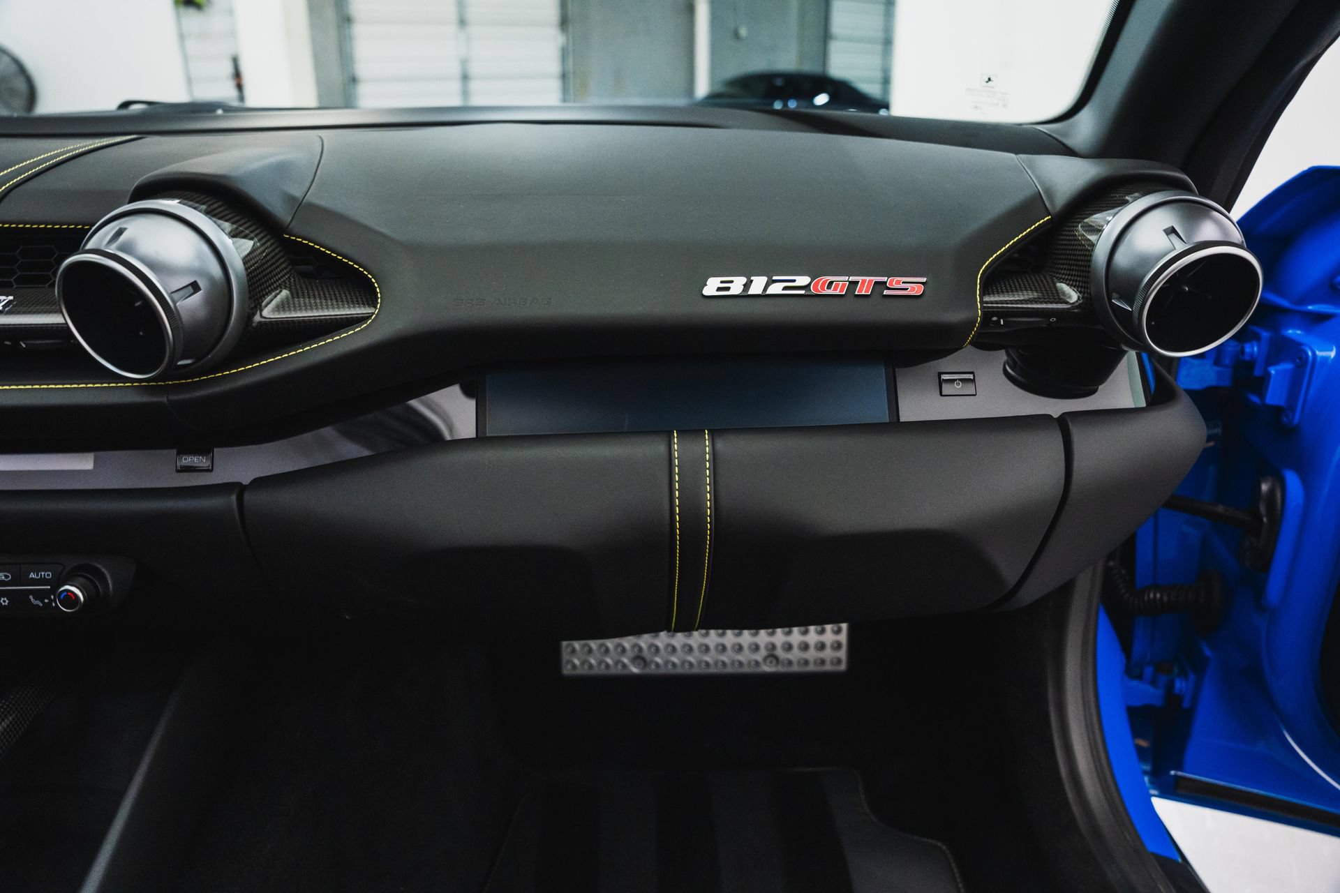Used 2022 Ferrari 812 GTS RWD image 72