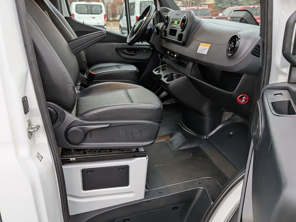Used 2025 Mercedes-Benz Sprinter 2500 image 20