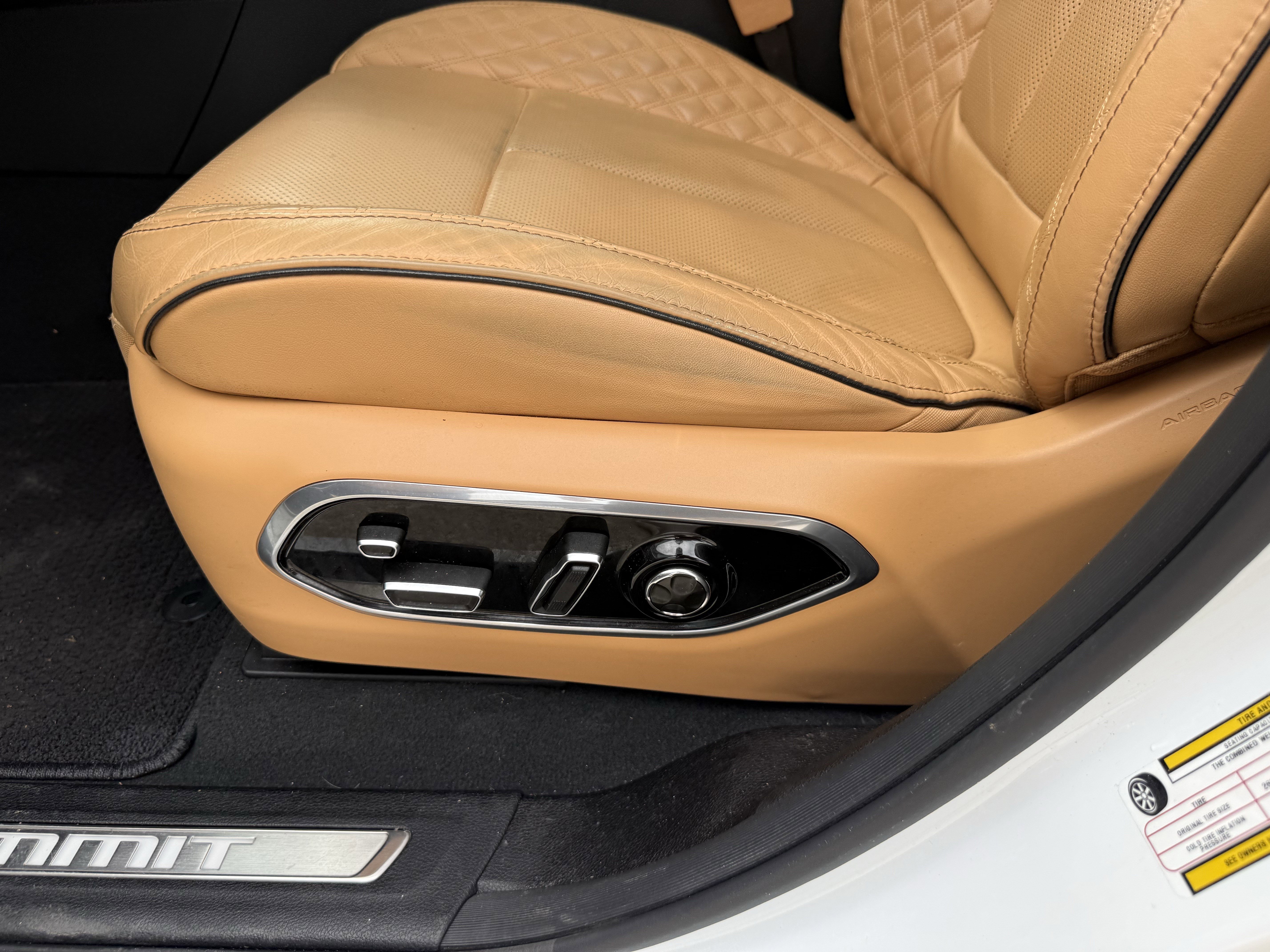 Used 2024 Jeep Grand Cherokee L Summit w/ Advanced Protech Group IV image 29