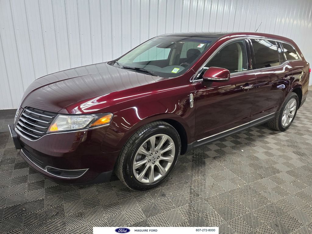Used 2017 Lincoln MKT AWD image 10