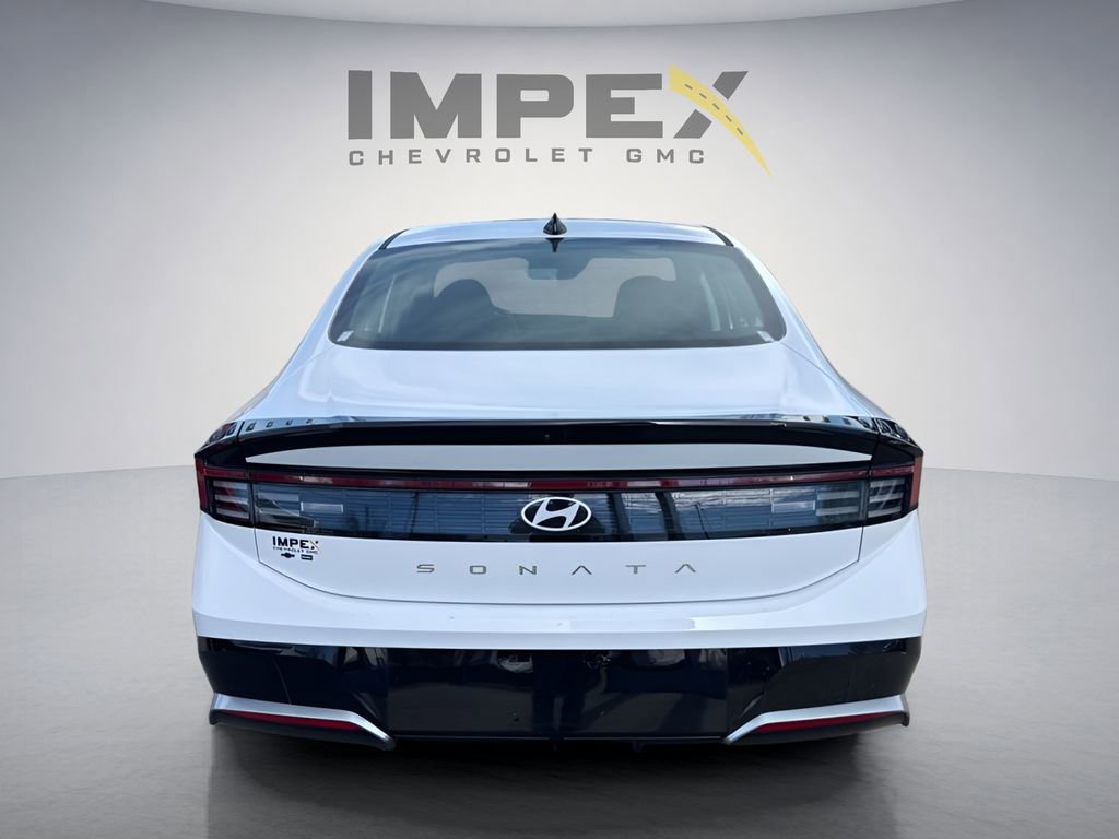 Used 2025 Hyundai Sonata SEL FWD image 4