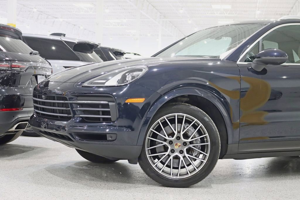 Used 2023 Porsche Cayenne image 2