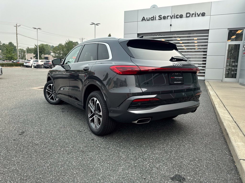 Certified 2025 Audi Q5 Premium w/ Convenience Package AWD/4WD image 3