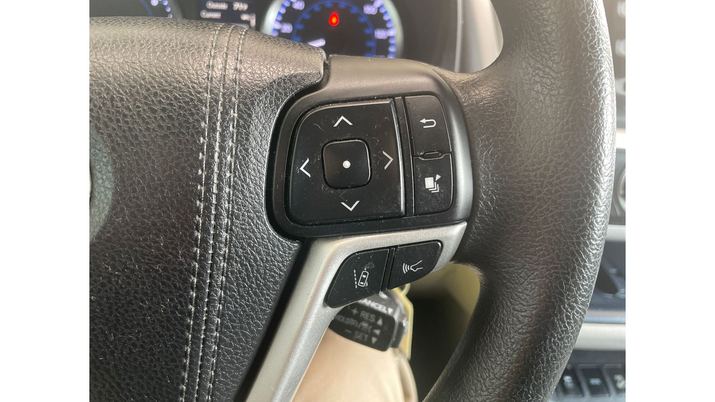 Certified 2017 Toyota Highlander LE AWD/4WD image 23