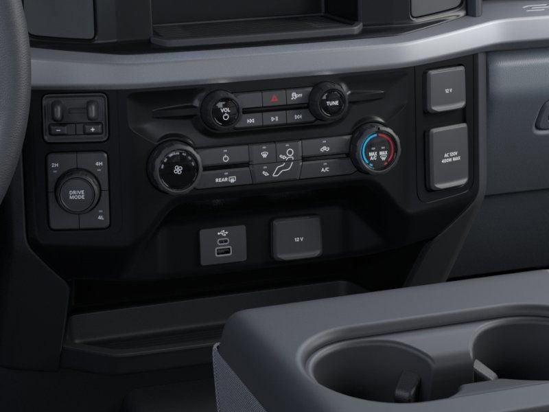 New 2026 Ford F550 4x4 Crew Cab image 15