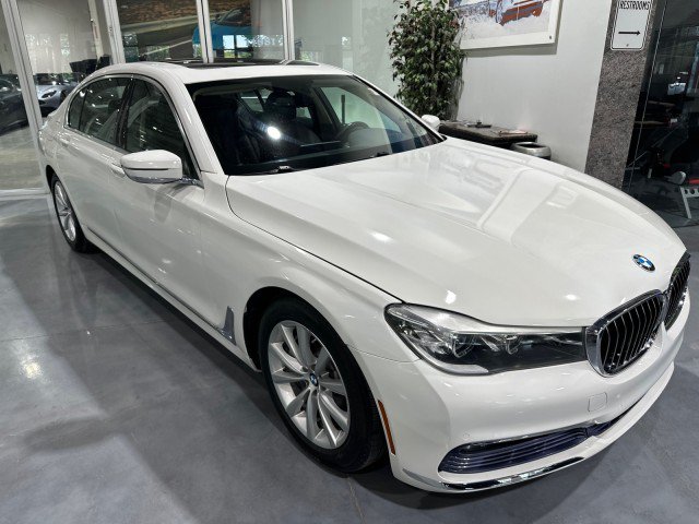 Used 2017 BMW 740i xDrive AWD/4WD image 10