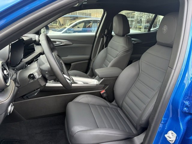 New 2025 Alfa Romeo Tonale w/ Premium Package image 8