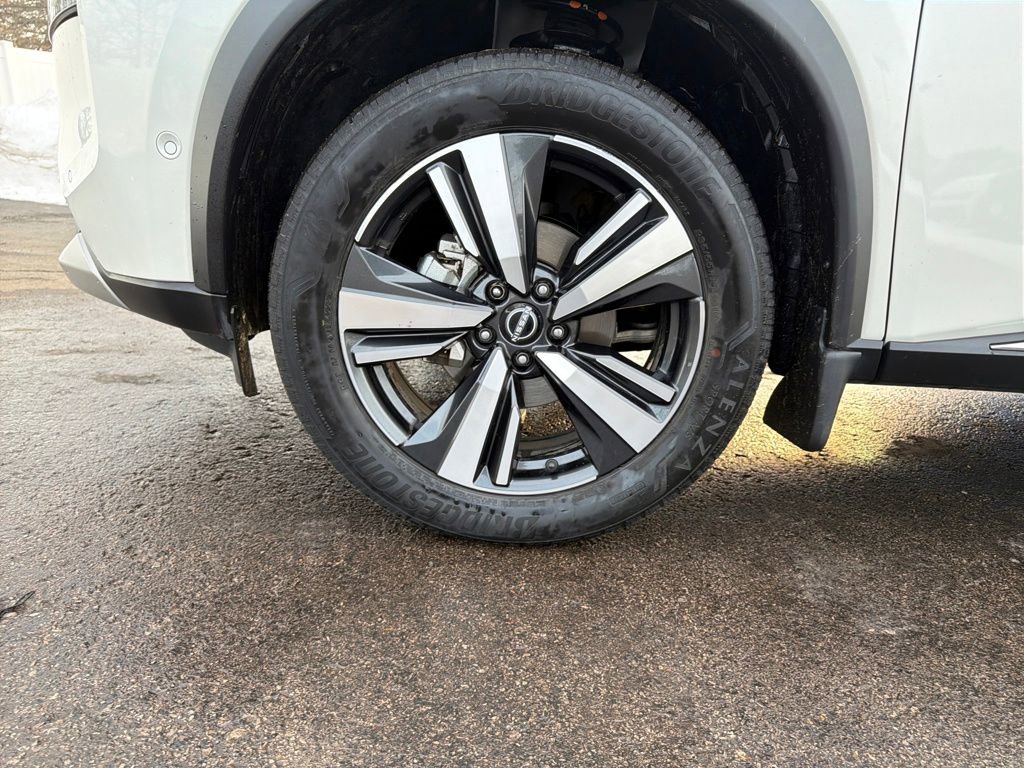 Used 2023 Nissan Rogue Platinum w/ Platinum Premium Package image 32