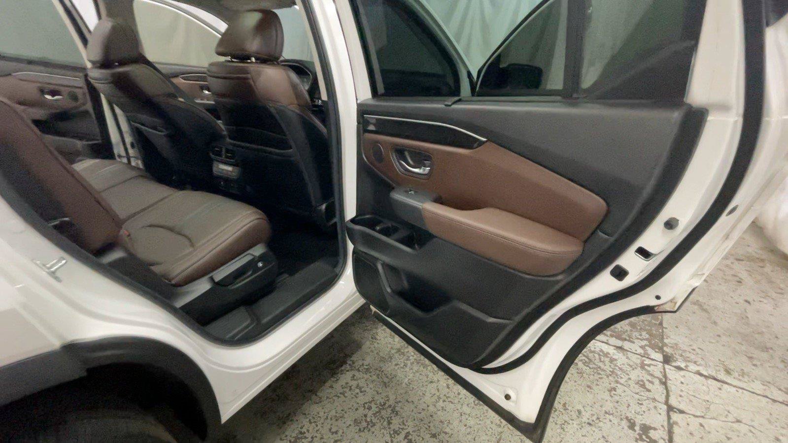 Used 2025 Honda Pilot Elite image 19