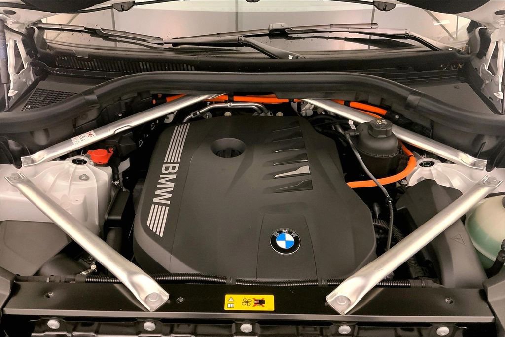 New 2026 BMW X5 xDrive50e w/ Climate Comfort Package image 8