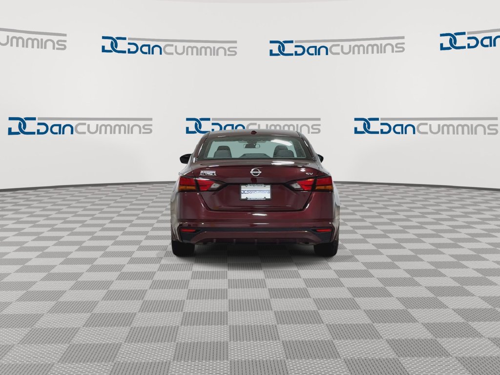Used 2024 Nissan Altima 2.5 SV FWD image 7