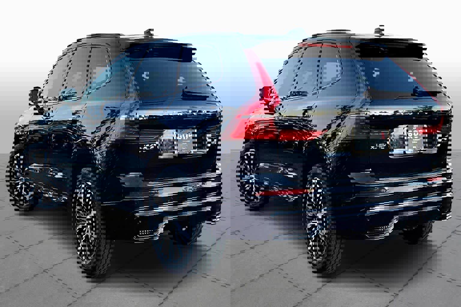 Certified 2024 Volvo XC60 B5 Plus w/ Protection Package Premier image 12