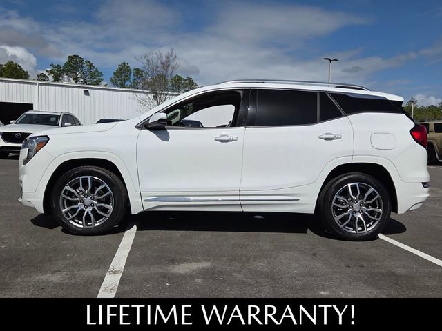 Used 2024 GMC Terrain Denali image 3
