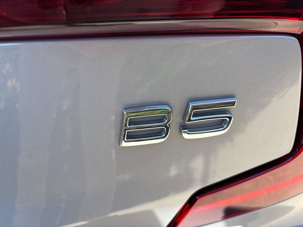 Certified 2023 Volvo S60 B5 Core w/ Climate Package image 9