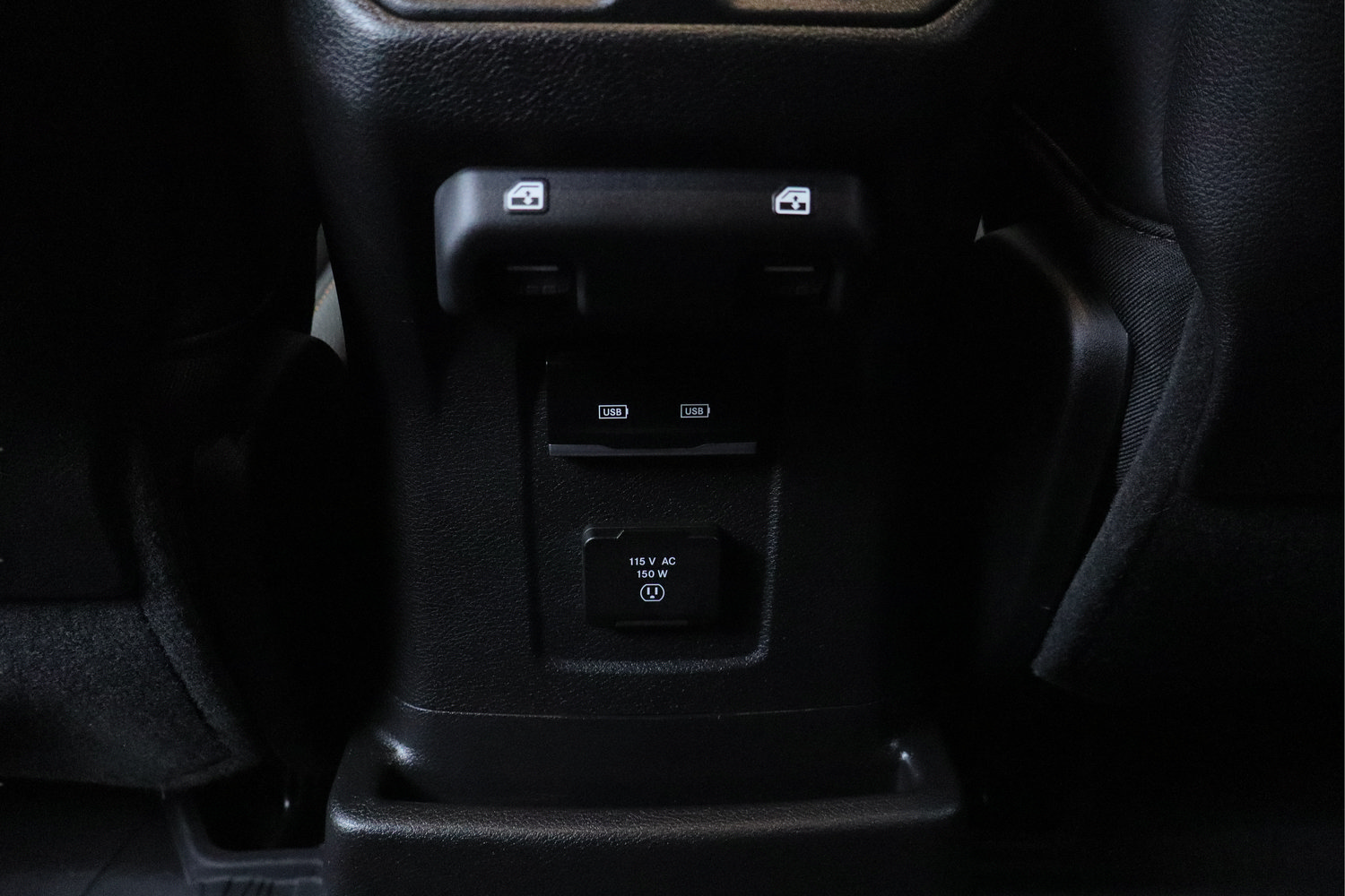 Used 2024 Jeep Wrangler Unlimited Sahara w/ Technology Group AWD/4WD image 28
