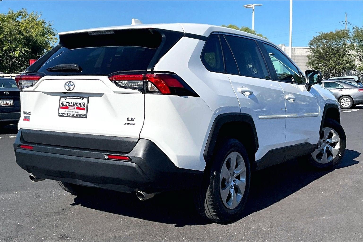 Used 2023 Toyota RAV4 LE AWD/4WD image 12